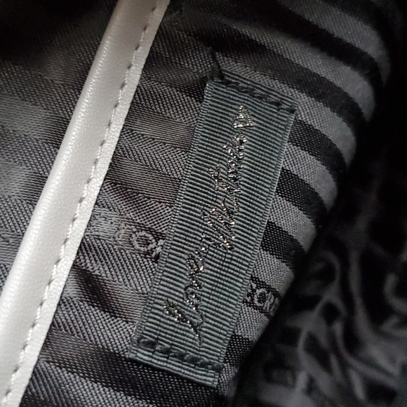 NWOT Victoria's secret crossbody gray - Picture 11 of 11